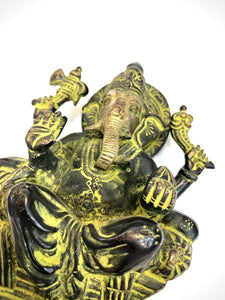 Ganesha in Panchdhatu with shades of Yellow